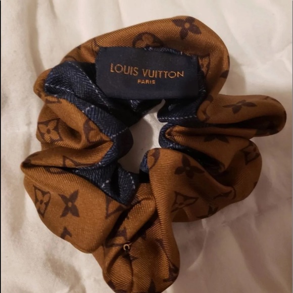 Louis Vuitton scrunchie - Picture 3 of 5